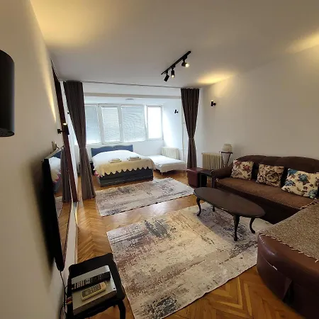 Appartment In Exellent Location Скопие Екстериор снимка